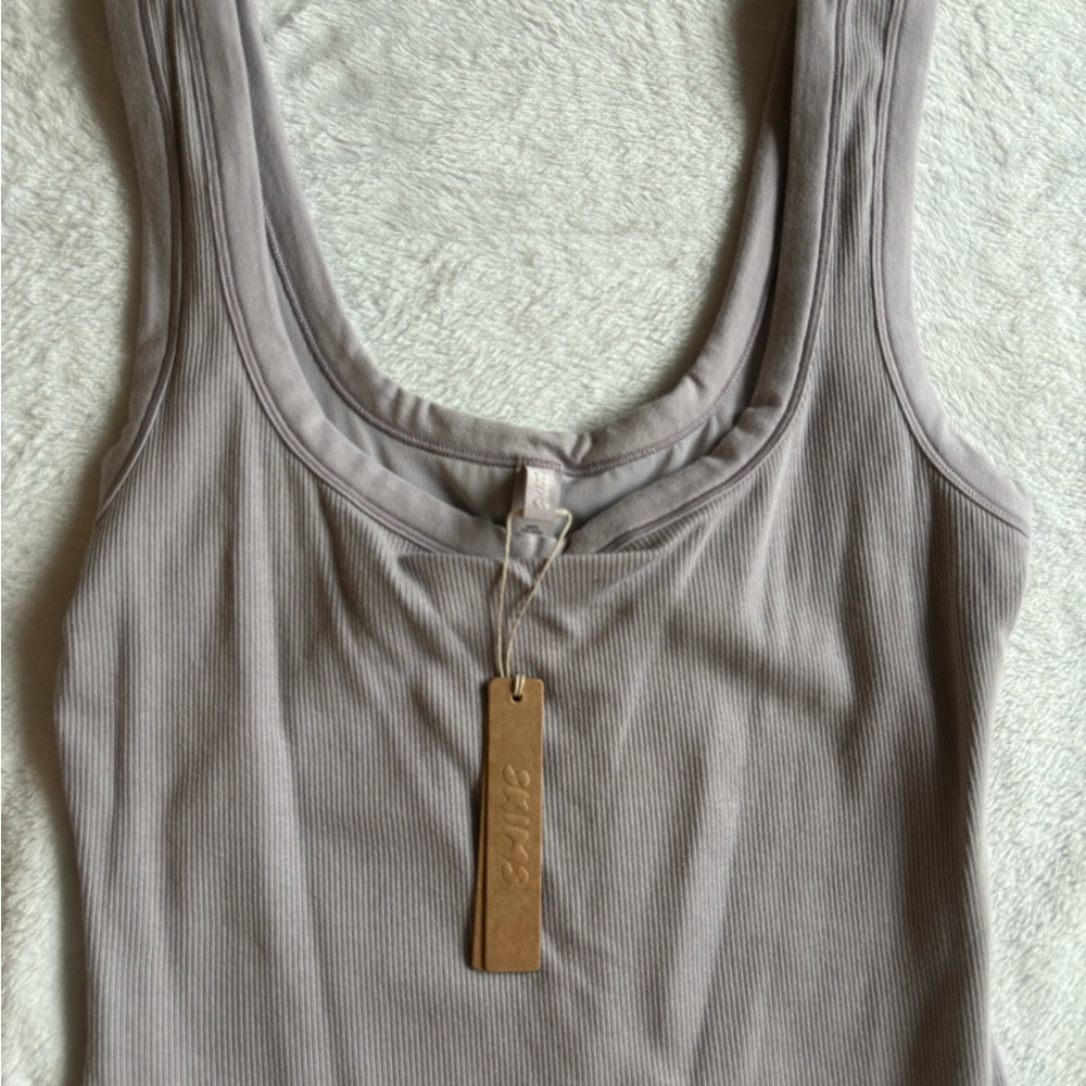 NWT SKIMS Cotton Ribbed Romper- Color Oyster - LIMITED Edition - Picture 3 of 5